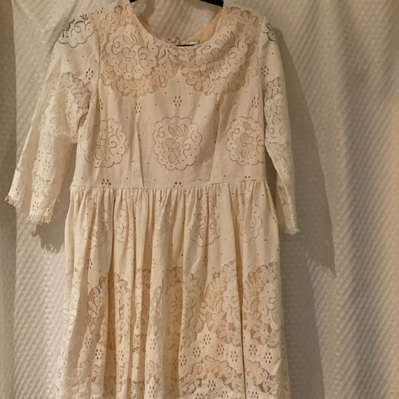 Dresses - Picture 1 of 5